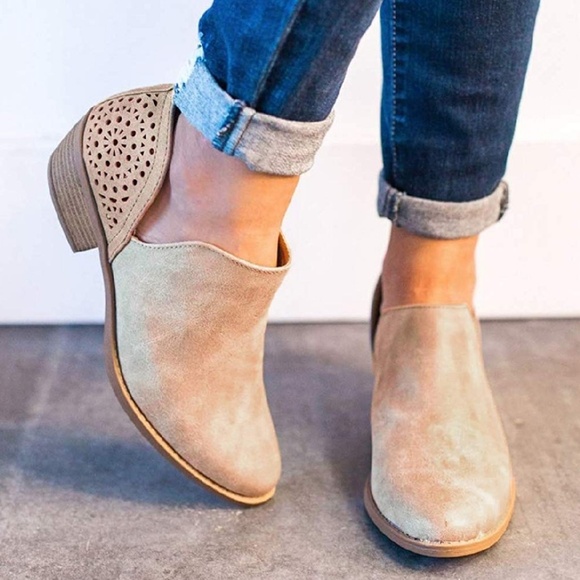 🆕️ Perforated Cutout Western Ankle Booties - Picture 3 of 5